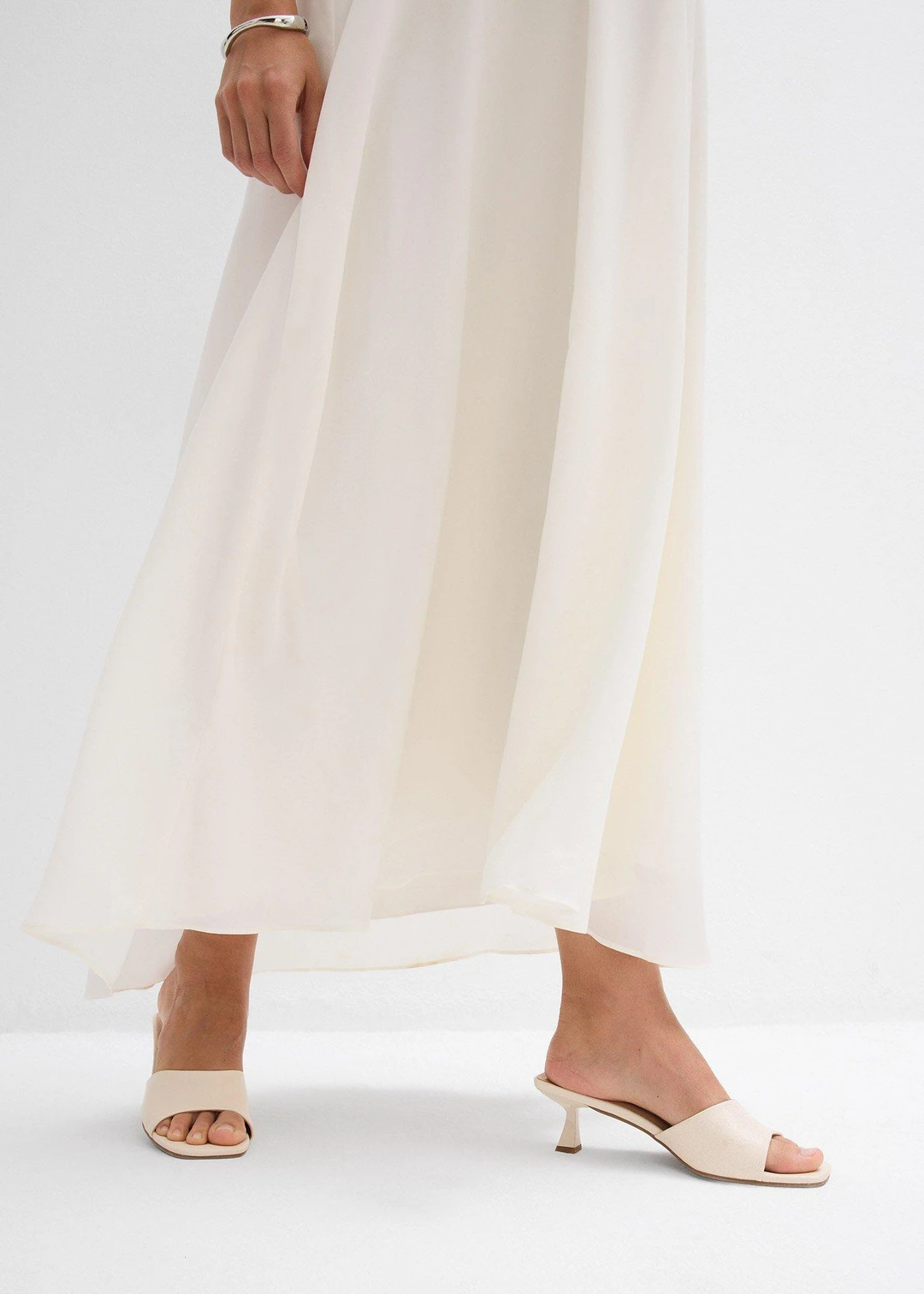 Robe de mariée de grossesse avec dentelle, satin et crêpe georgette