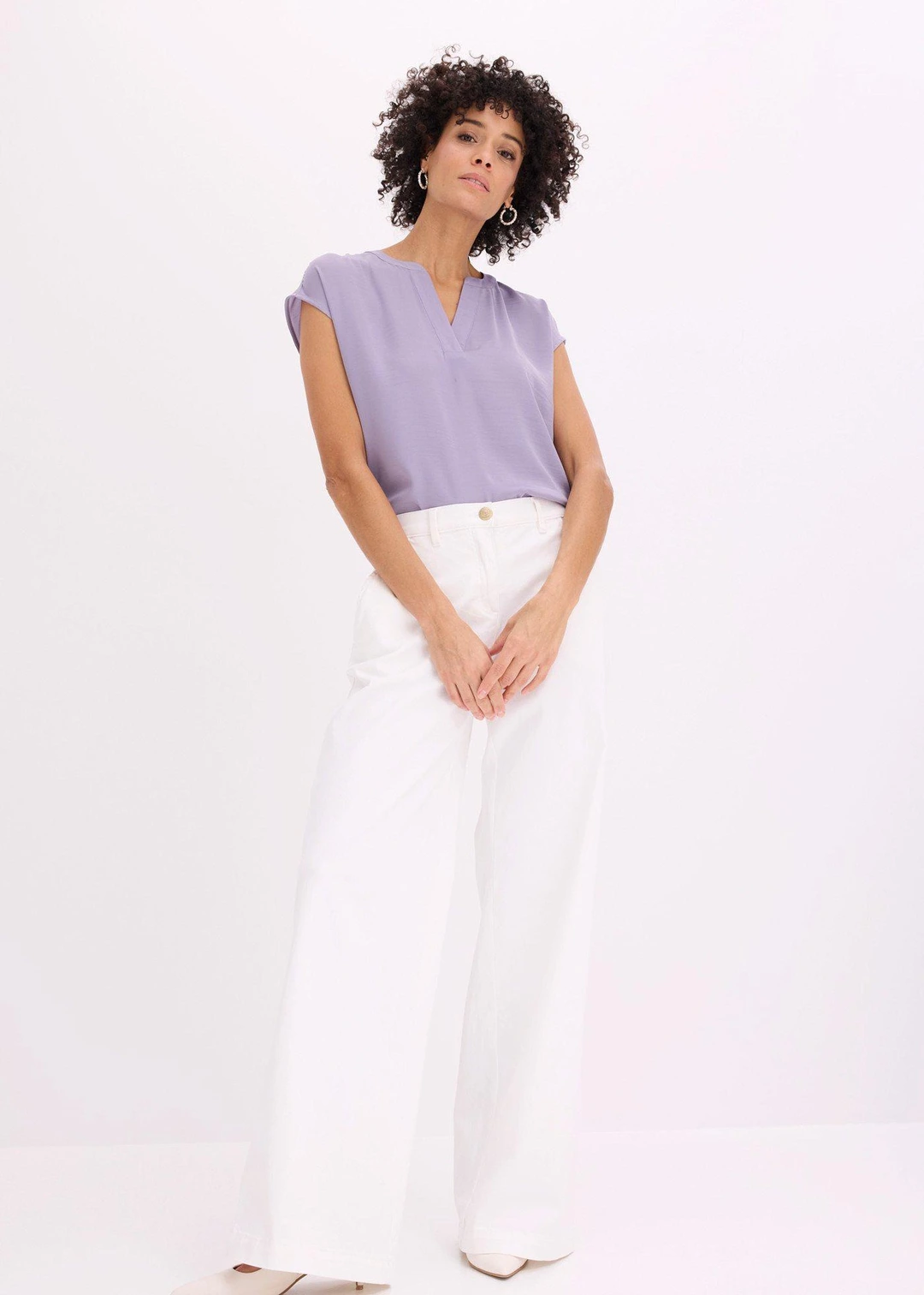Blouse manches courtes ample en satin avec épaules descendues - 2