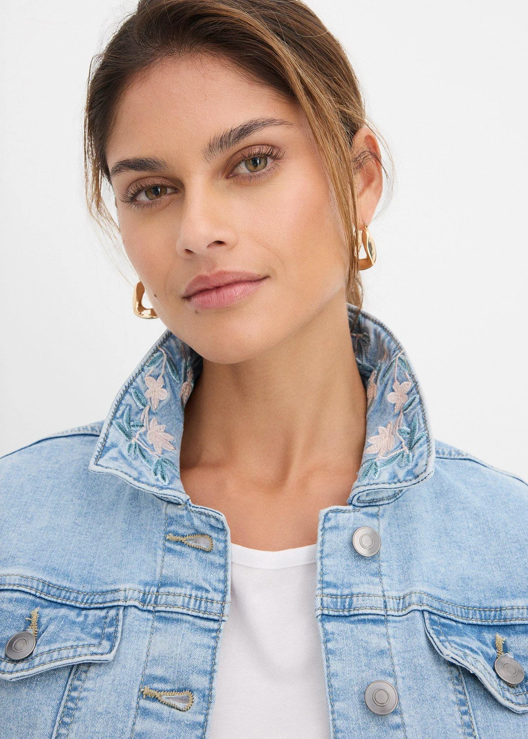 Veste en jean avec broderie