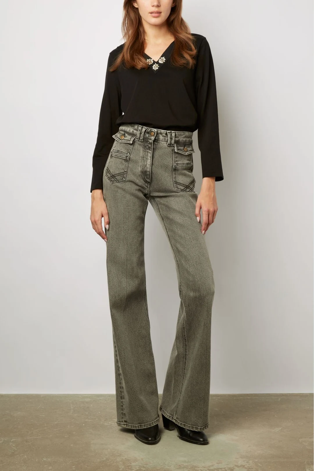 T-shirt uni au col V décoré de diamants - ARIELLE - Noir