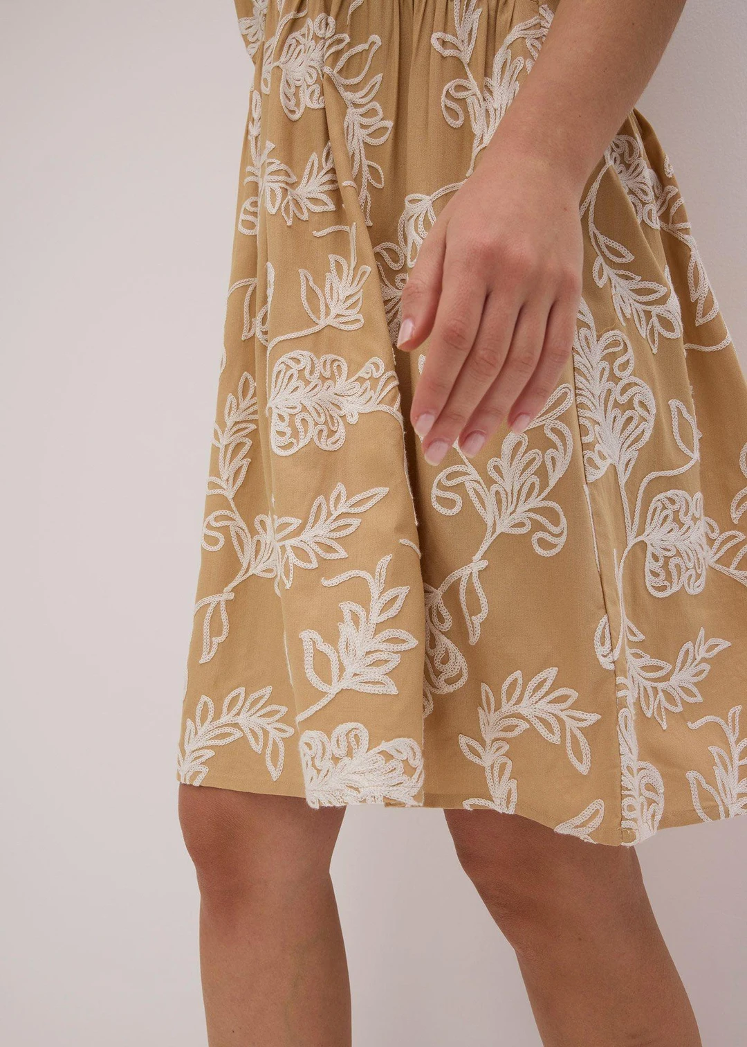 Robe-tunique brodée en viscose fluide - 3