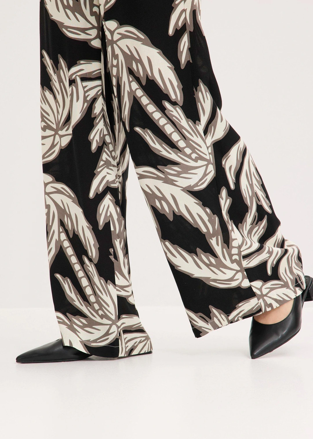 Pantalon large en viscose fluide - 3