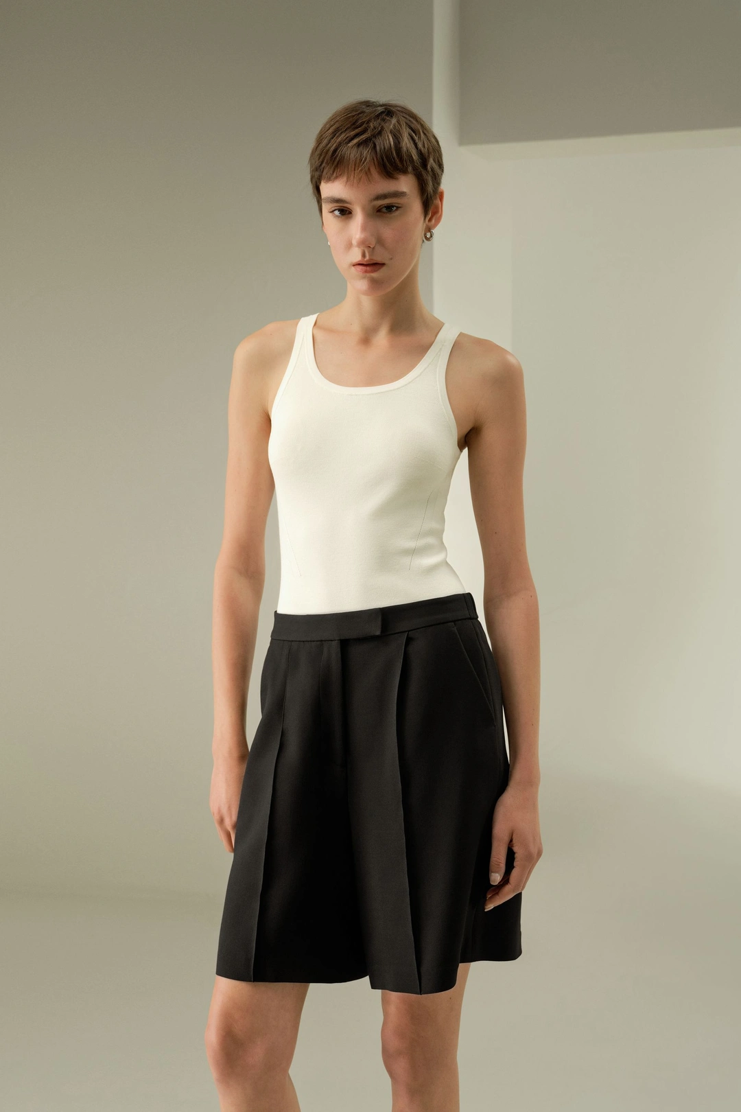 LILYSILK Short En Laine Pour Femme Short Bermuda 30 % Soie, 70 % Laine Mettent En Valeur Votre Taille Parfait Pour Le Travail Et Les Vacances Noir 42