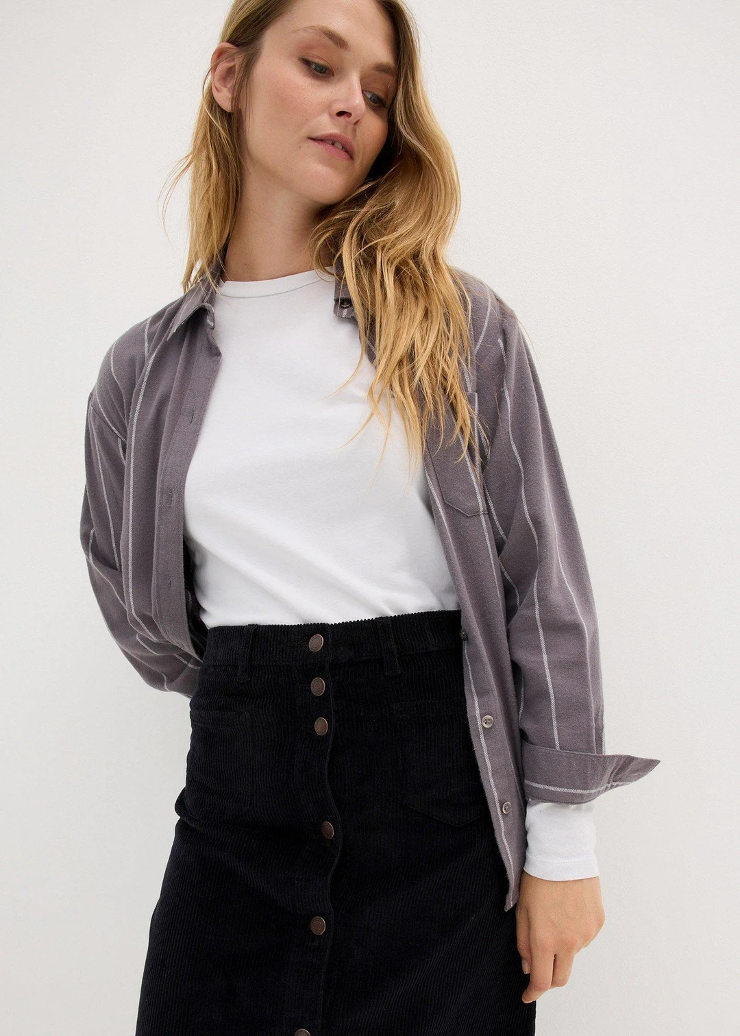 Jupe midi extensible en velours côtelé avec patte de boutonnage - 3