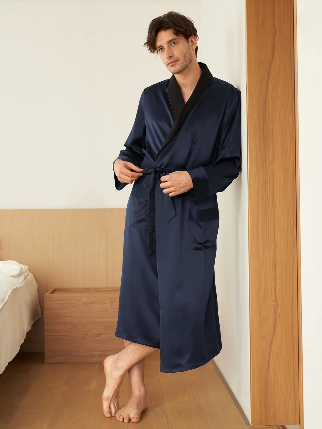 LILYSILK Peignoir De Soie Homme Bleu Marine Col Croisé, Deux Poches Devant 100% Soie Convivial Pour Les Personnes Allergiques XL