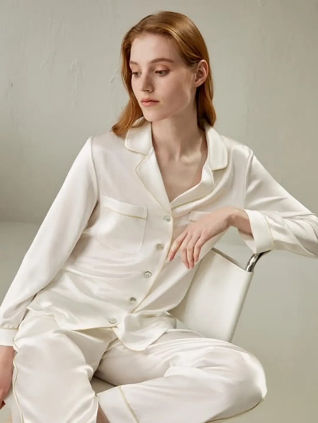 Ensemble Pyjama à Passepoil d'Or en Soie