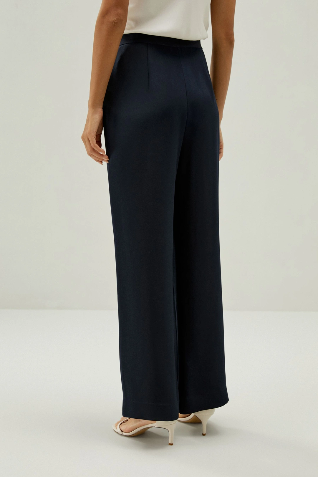 LILYSILK Pantalon En Soie Boutons En Métal Doré Gravés Sur Mesure 100% Soie Mettant En Valeur La Féminité Une Élégance Intemporelle Bleu Minuit 34