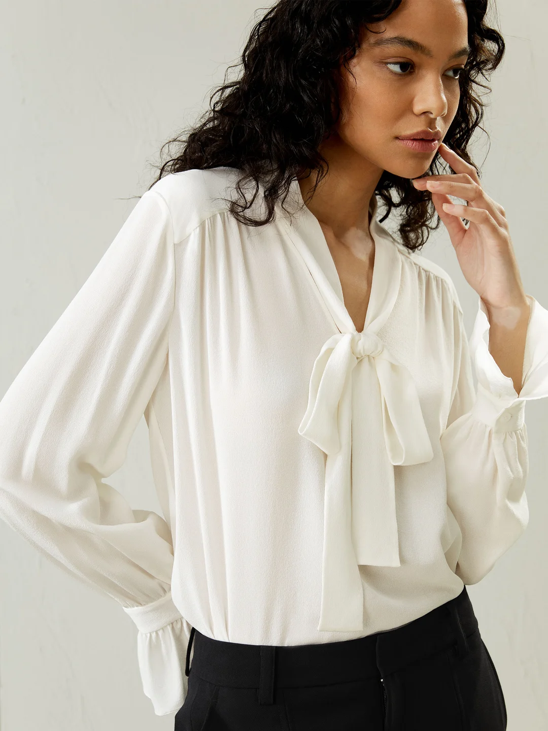LILYSILK Chemisier En Soie Femme Blanc Ruban À L'Encolure, Poignets Plissés 23Mm Ghost Crepe Sans Produits Chimiques Nocifs XS