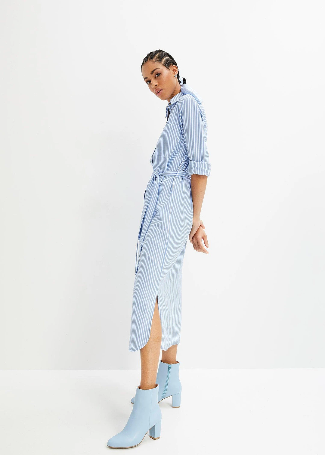 Robe-chemise rayée avec ceinture à nouer - 2