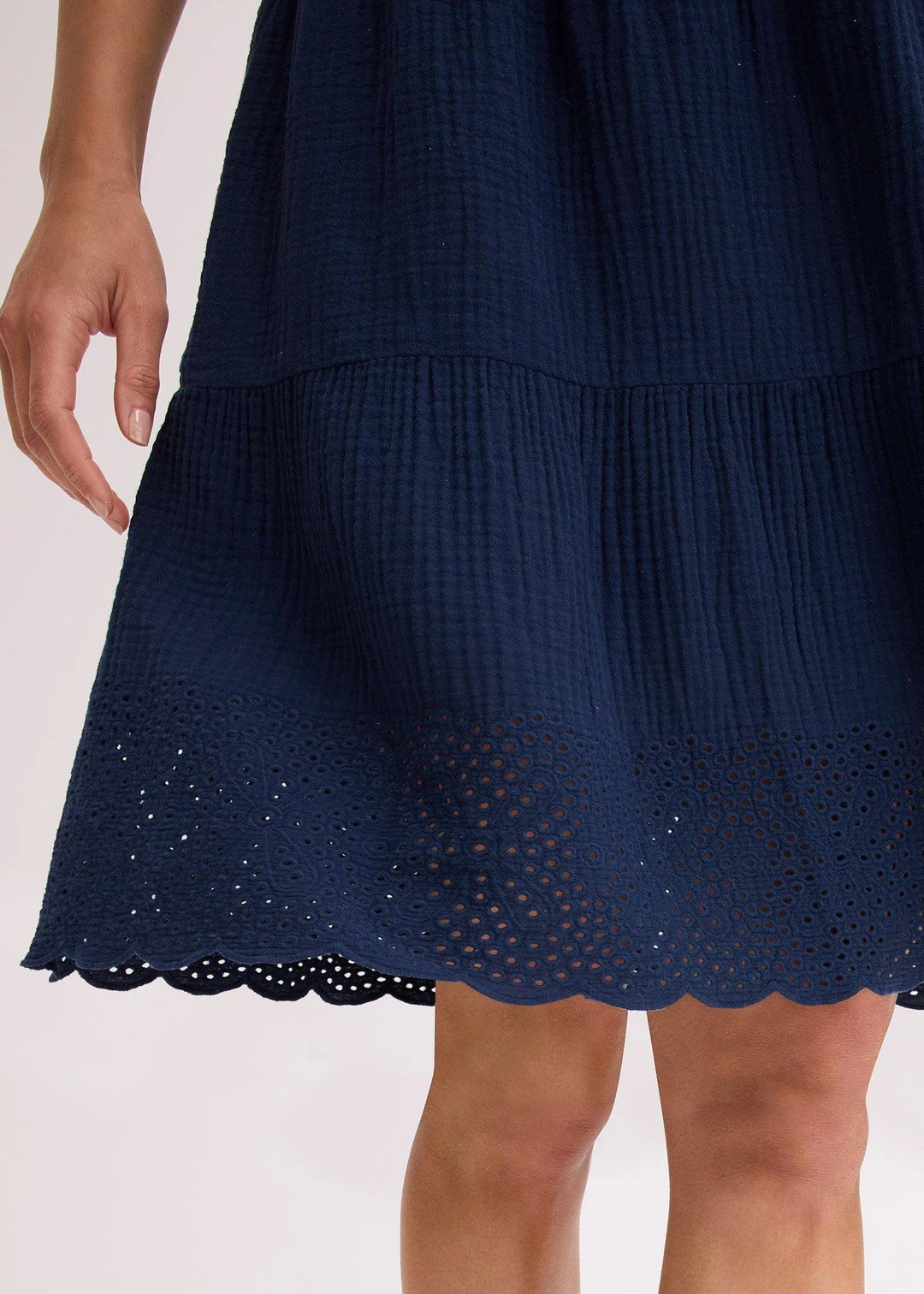 Robe en gaze de coton à broderies anglaises - 3