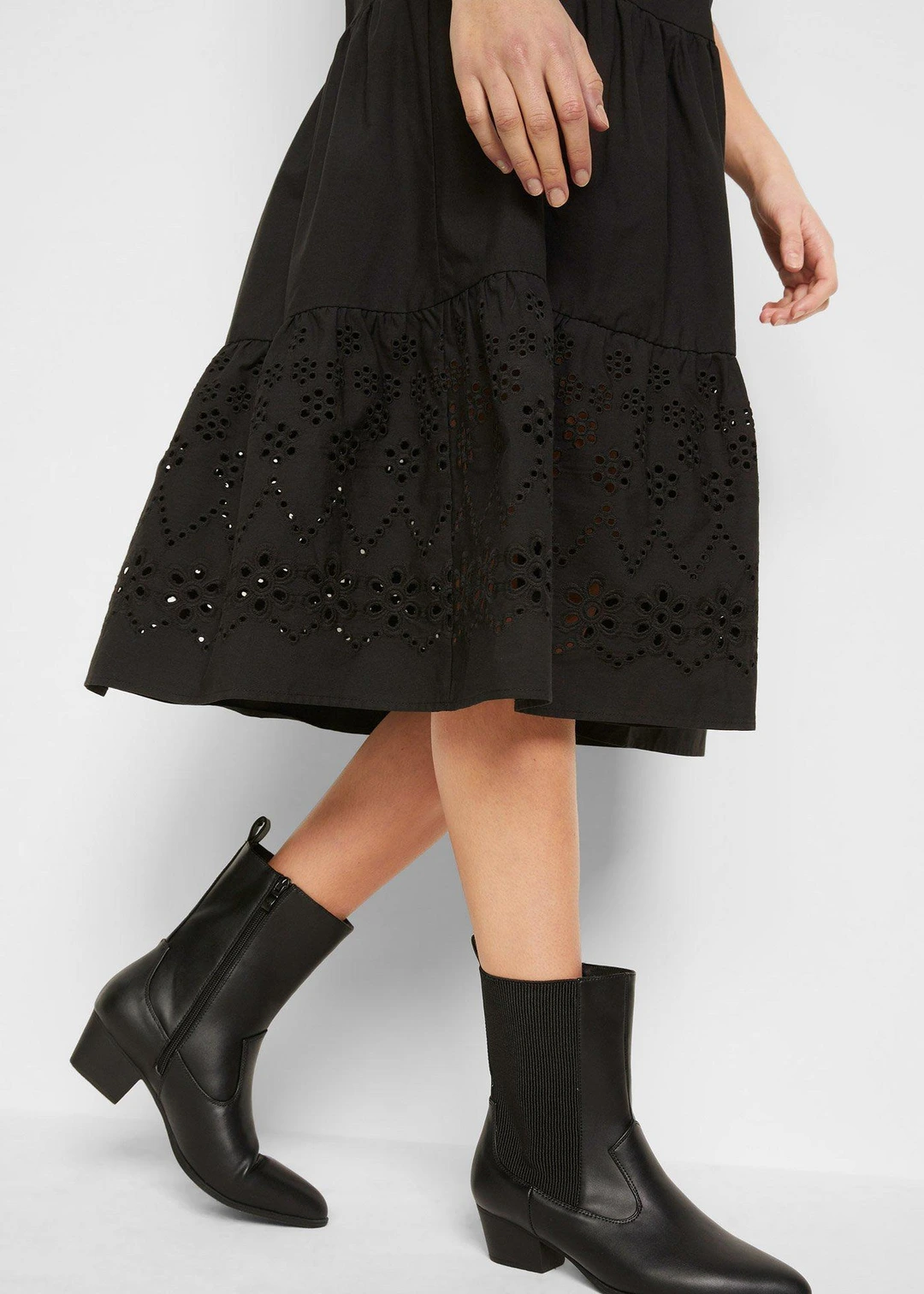 Robe 100% coton avec broderies anglaises - 3