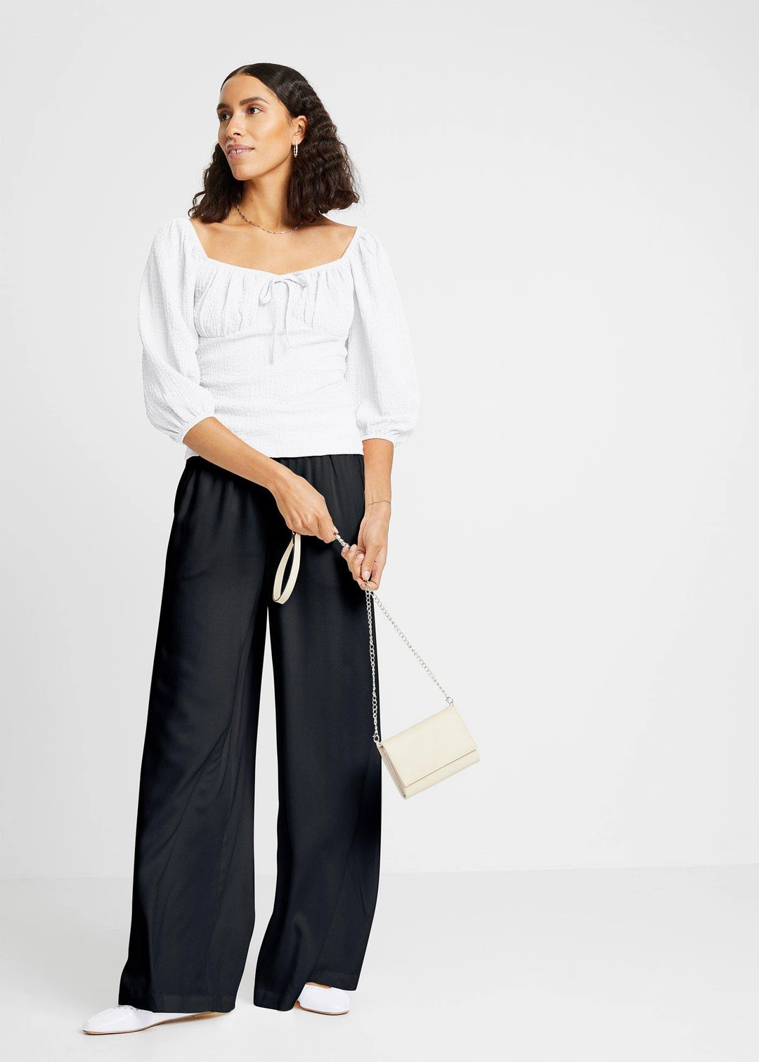 Pantalon fluide en viscose légèrement brillante - 2