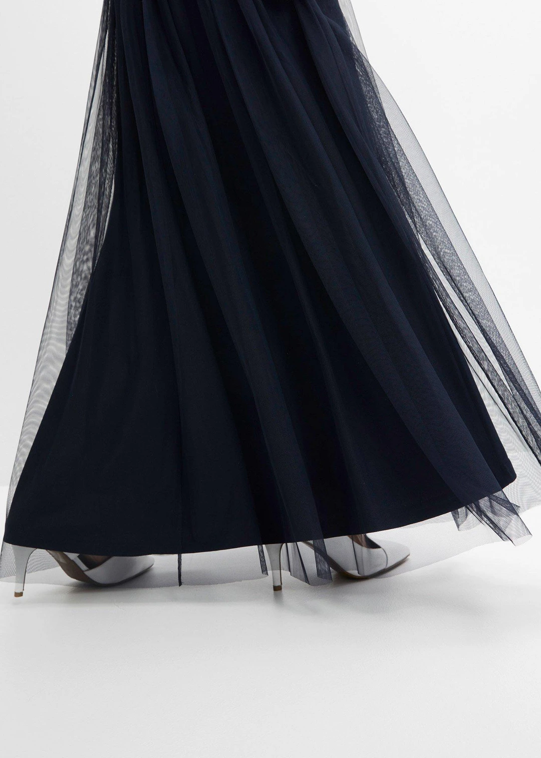 Robe de soirée en tulle avec haut brodé de sequins - 3