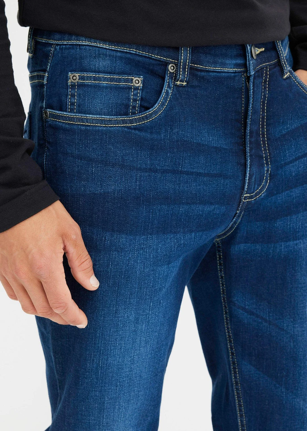 Jean regular, fuselé