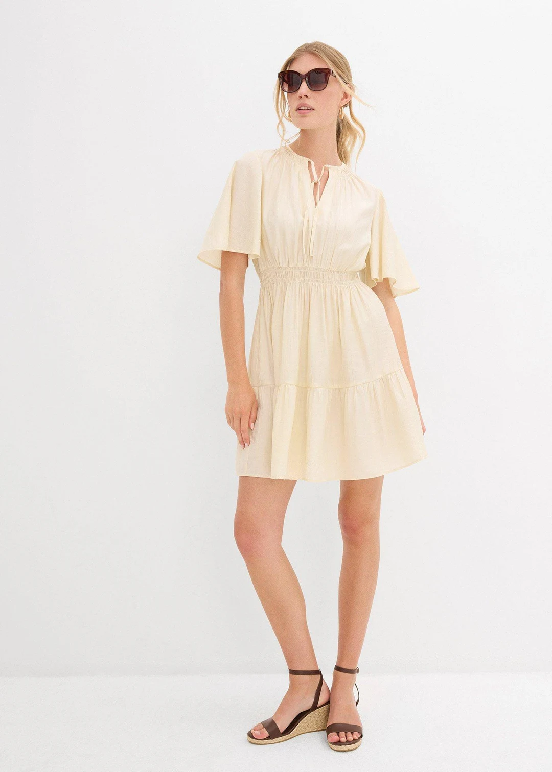 Robe courte et fluide en viscose mélangée - 2