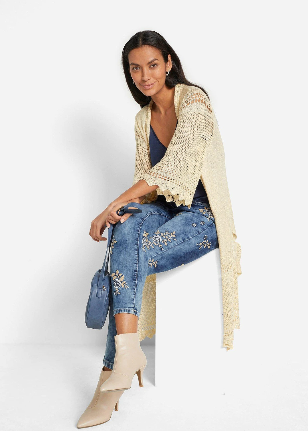 Jean slim avec broderies florales