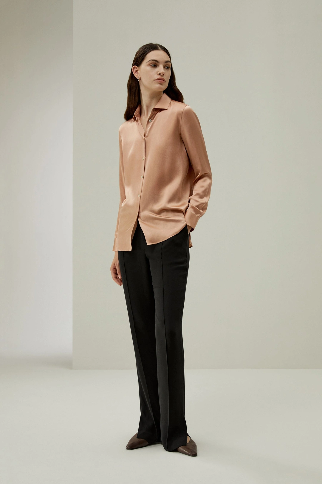 LILYSILK Blouse À Patte Boutonnage Minimaliste Soie Charmeuse 100 % S'Accorde Avec N'Importe Quelle Tenue Coupe Régulière Rose Quartz Xs