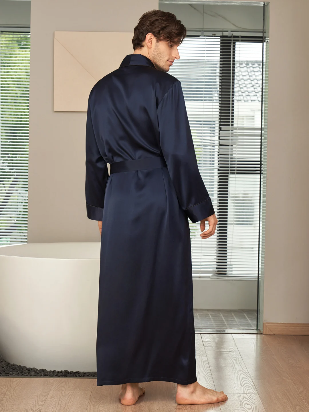 LILYSILK Robe De Chambre Longue Soie Homme Noir Col Rabattu, Style Naturel 100% Soie De Mûrier Respirant Super Léger Robe De Chambre XS