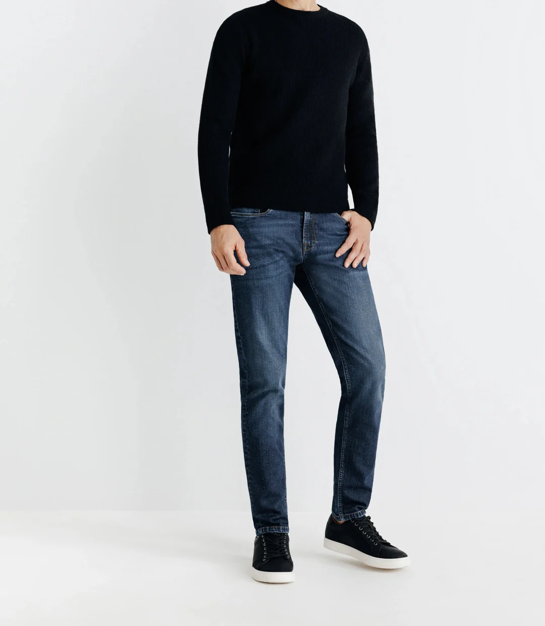 IZAC - Pull col rond noir