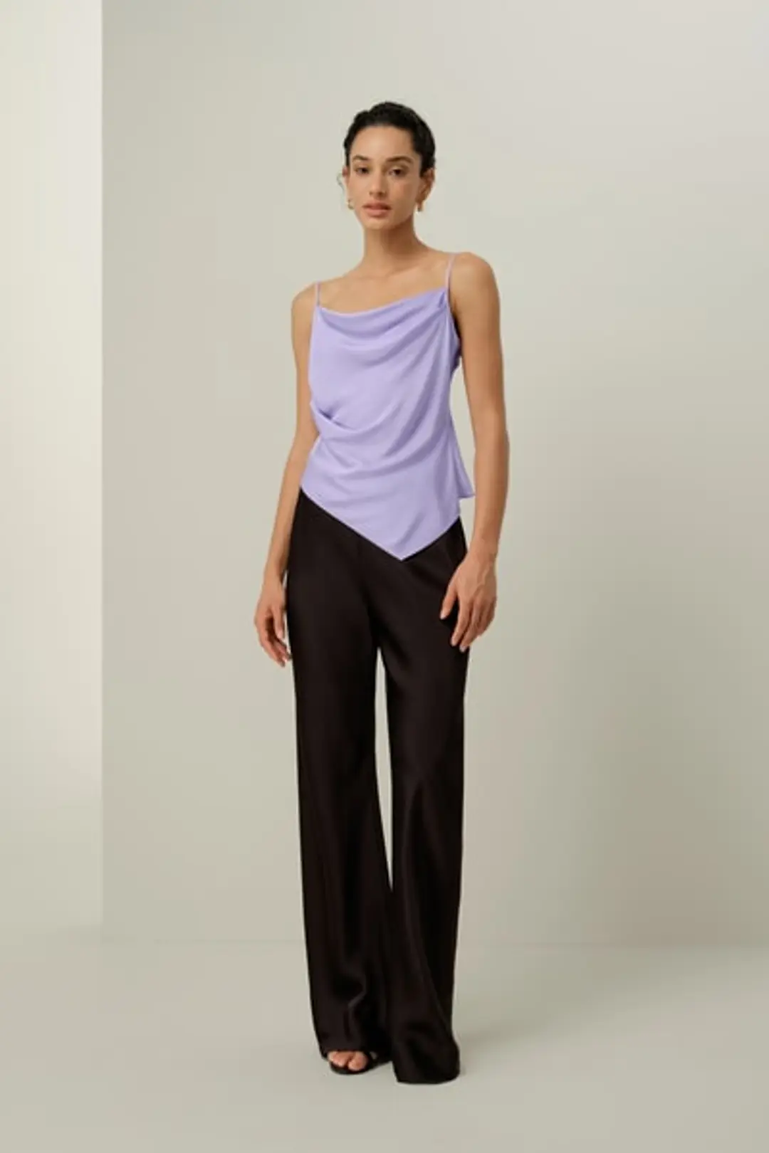 Camisole en Soie Extensible Astra | Plis Asymétriques | Coupe Biais