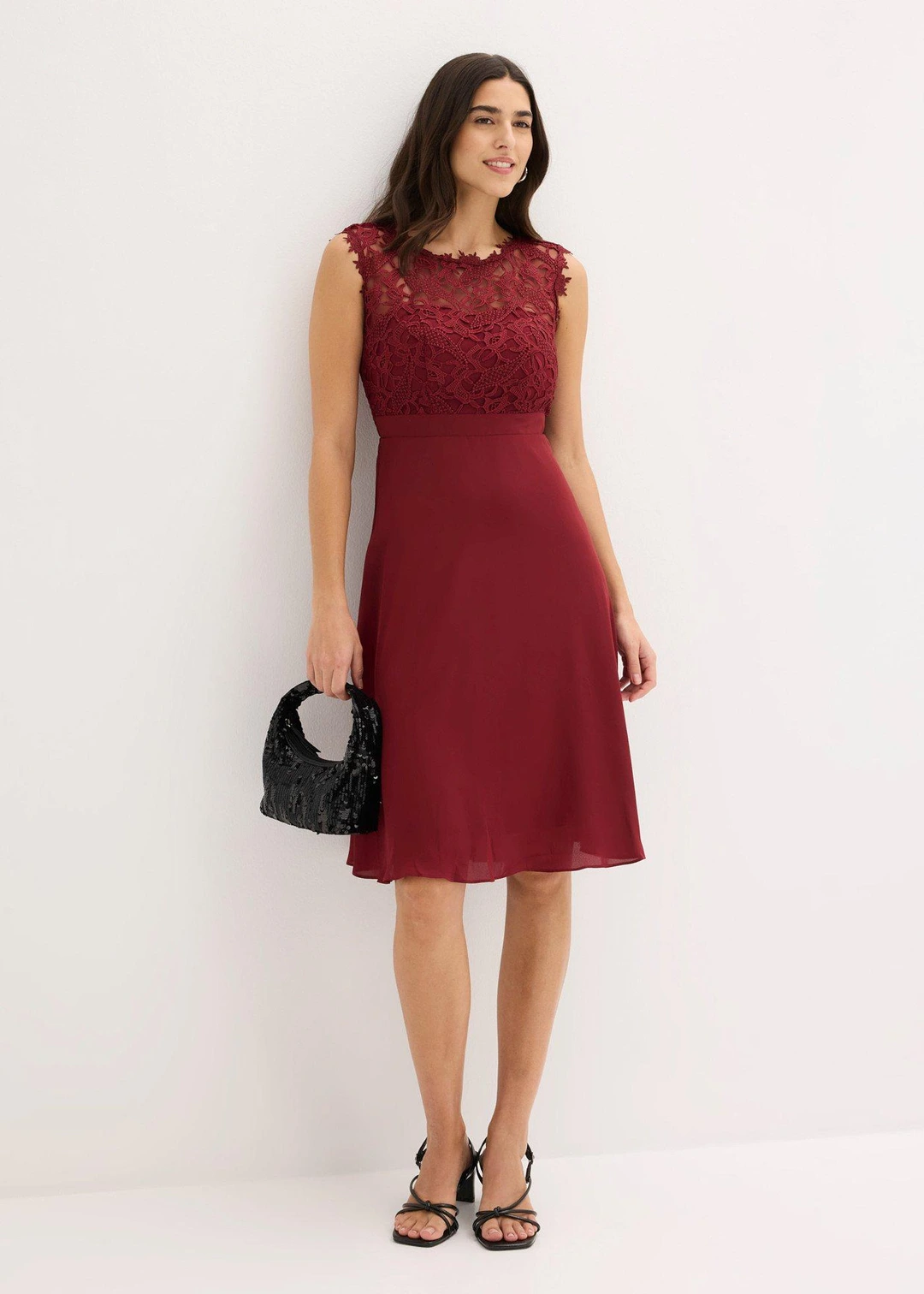 Robe courte à dentelle - 2