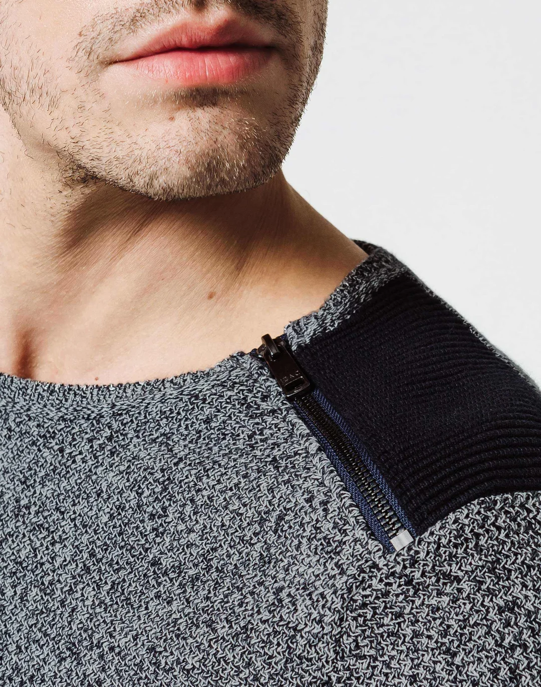 IZAC - Pull Zip Épaule Marine
