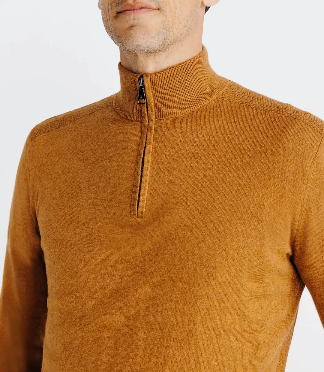 IZAC - Pull col montant zippé camel