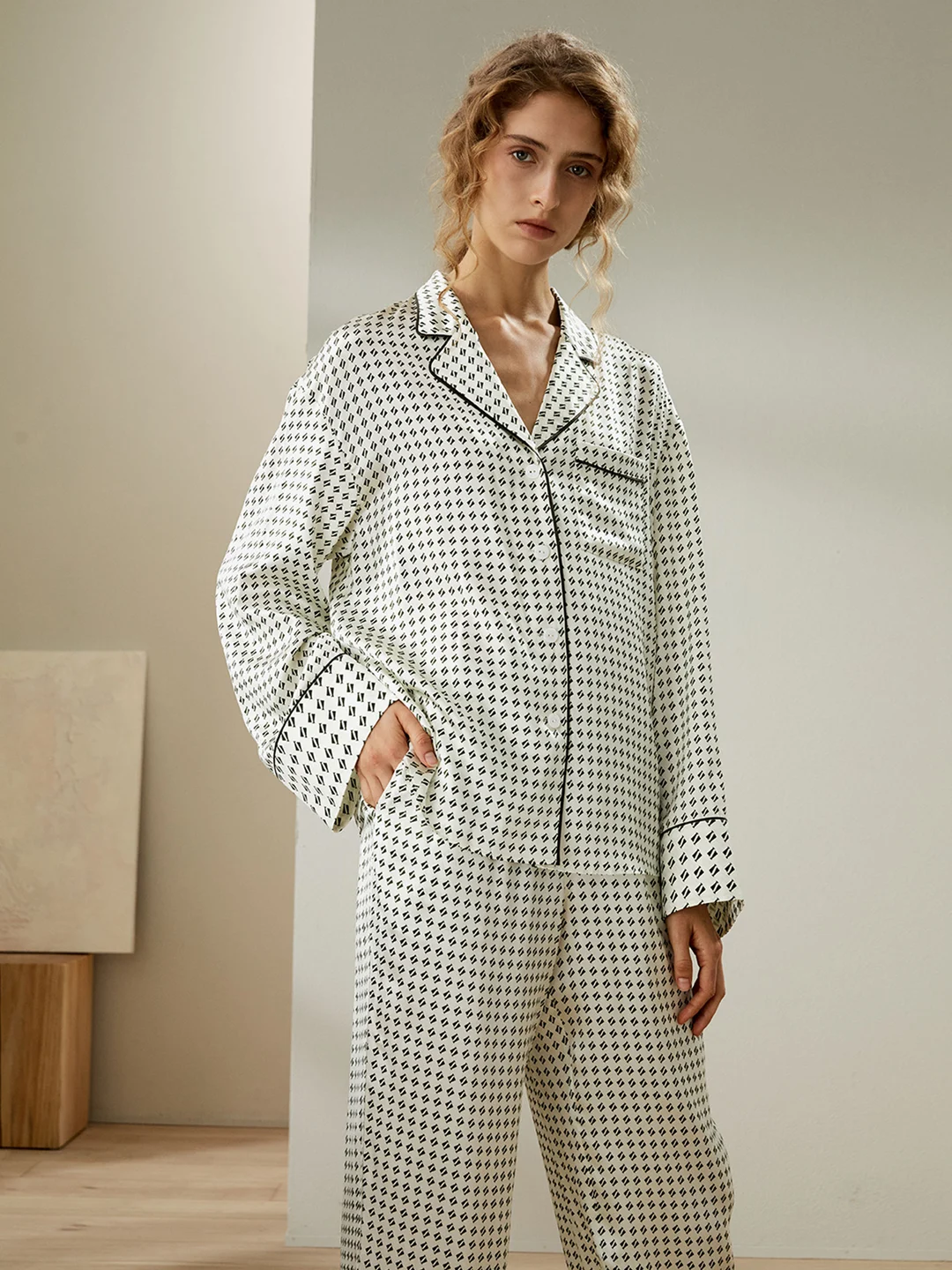 LILYSILK Pyjama En Soie Pour Femme Impression Graphique Poche Poitrine Et Col À Revers 100% Soie De Mûrier Convivial Pour Les Personnes Allergiques S
