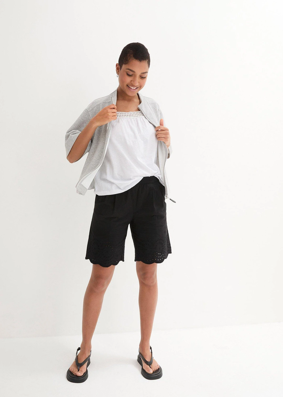 Short 100% coton avec taille élastiquée - 2