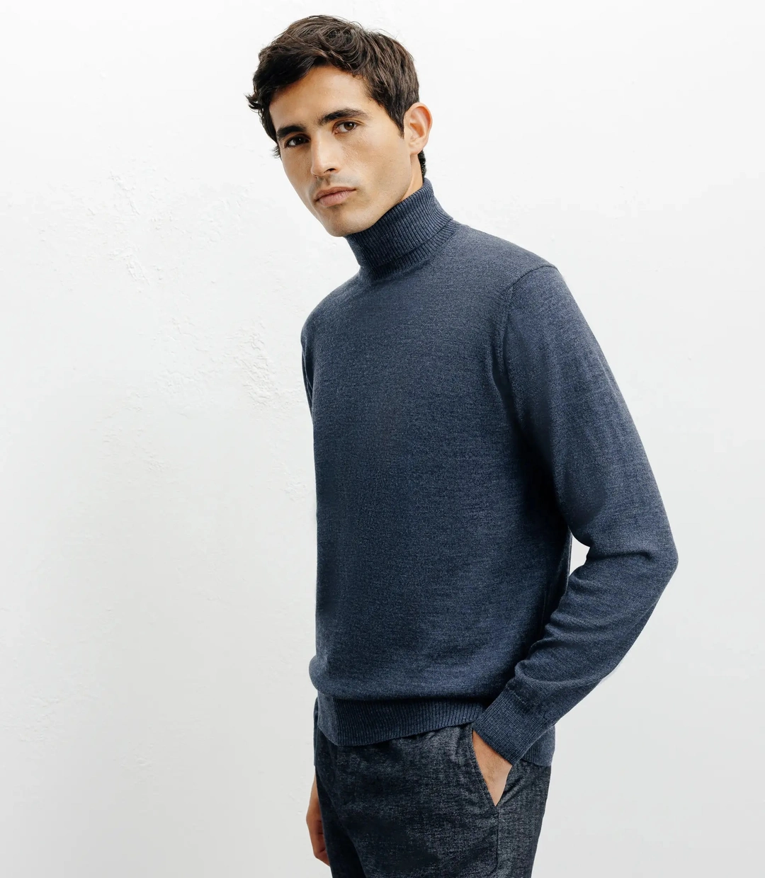 IZAC - Pull col roulé indigo