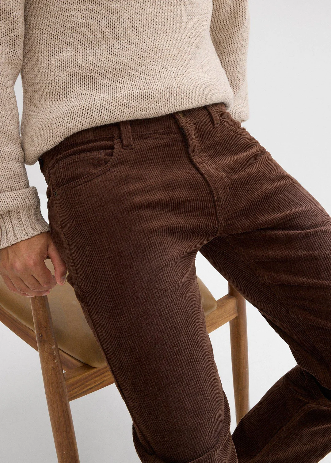 Pantalon droit en velours côtelé extensible aspect délavé, regular