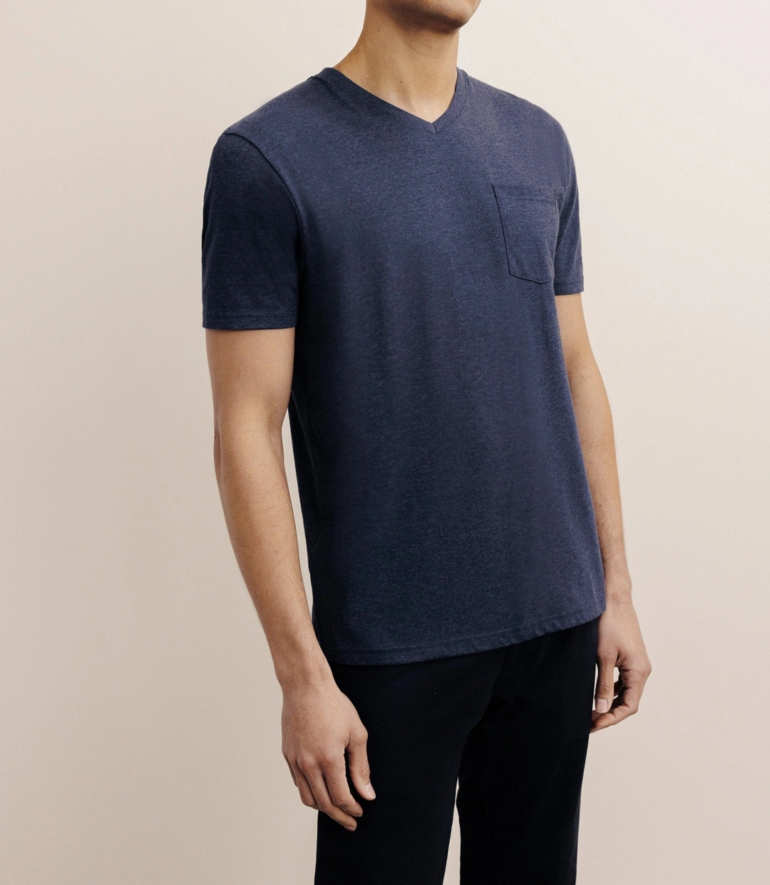 IZAC - T-shirt col V avec poche marine