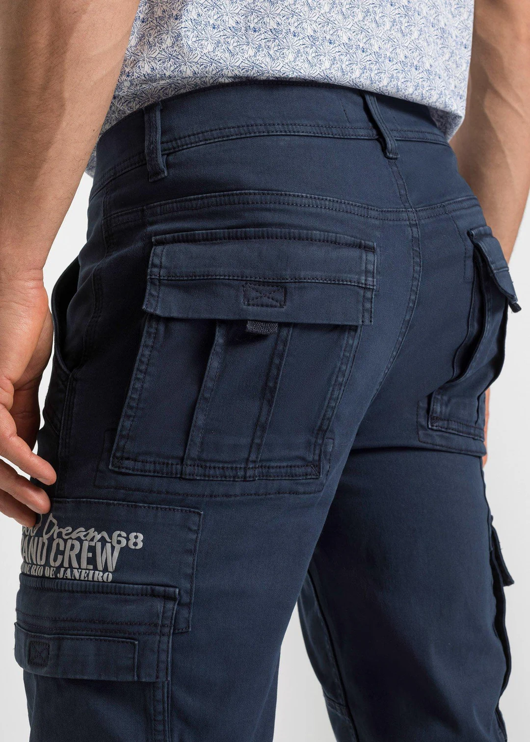 Bermuda long et regular avec poches cargo - 3