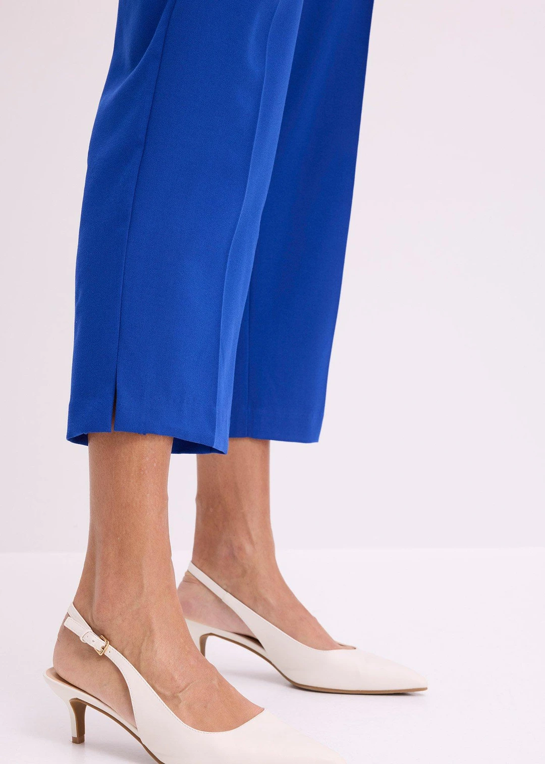 Pantalon 3/4 droit, fendu en bas - 3