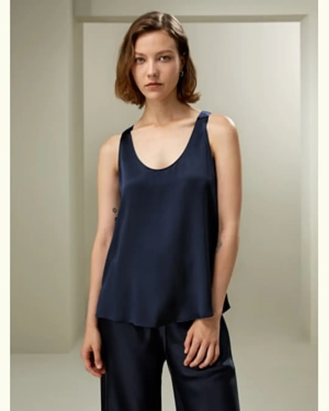 LILYSILK Top Soie Noire Col En U Décontracté Hypoallergénique Soie De Mûrier Léger Et Résistant Aux Rides Anti-Allergies Bleu Marine M