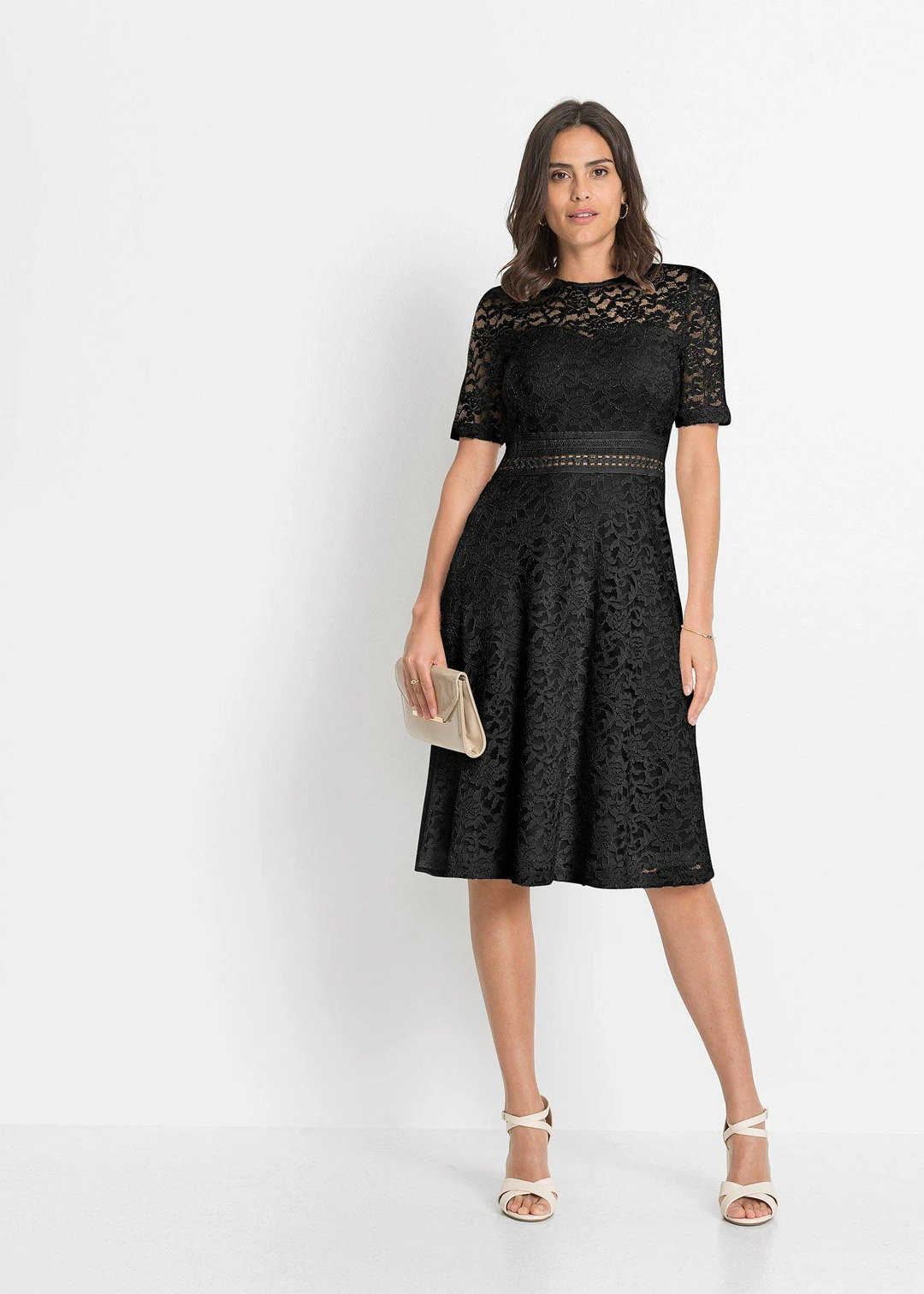 Robe en dentelle avec empiècement crochet - 2
