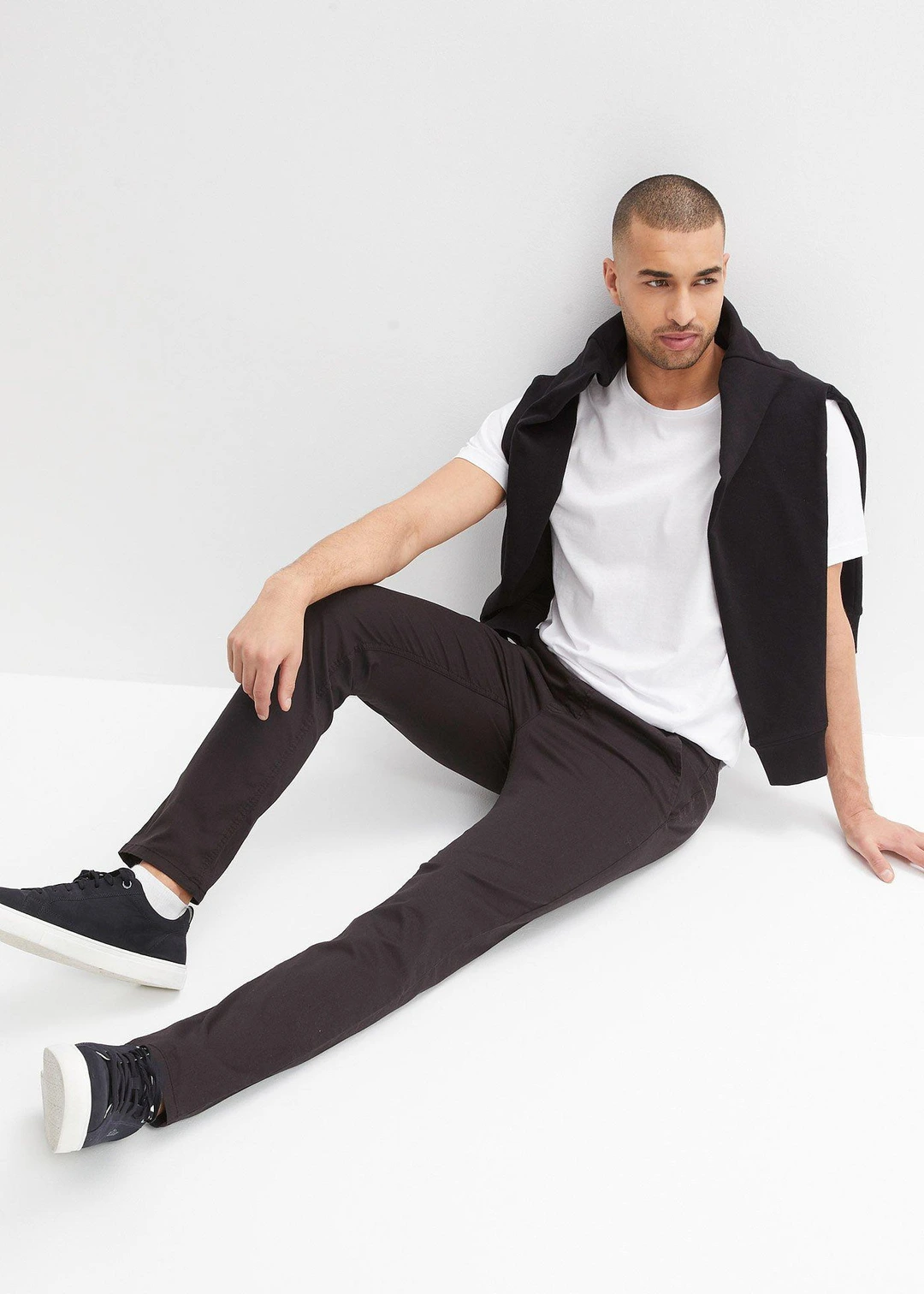 Pantalon droit regular et extensible à taille élastiquée