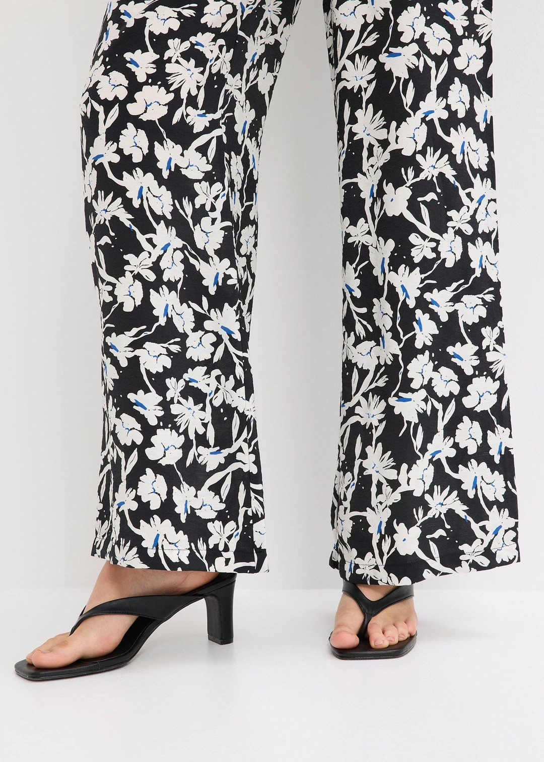 Pantalon palazzo en tissu texturé - 3