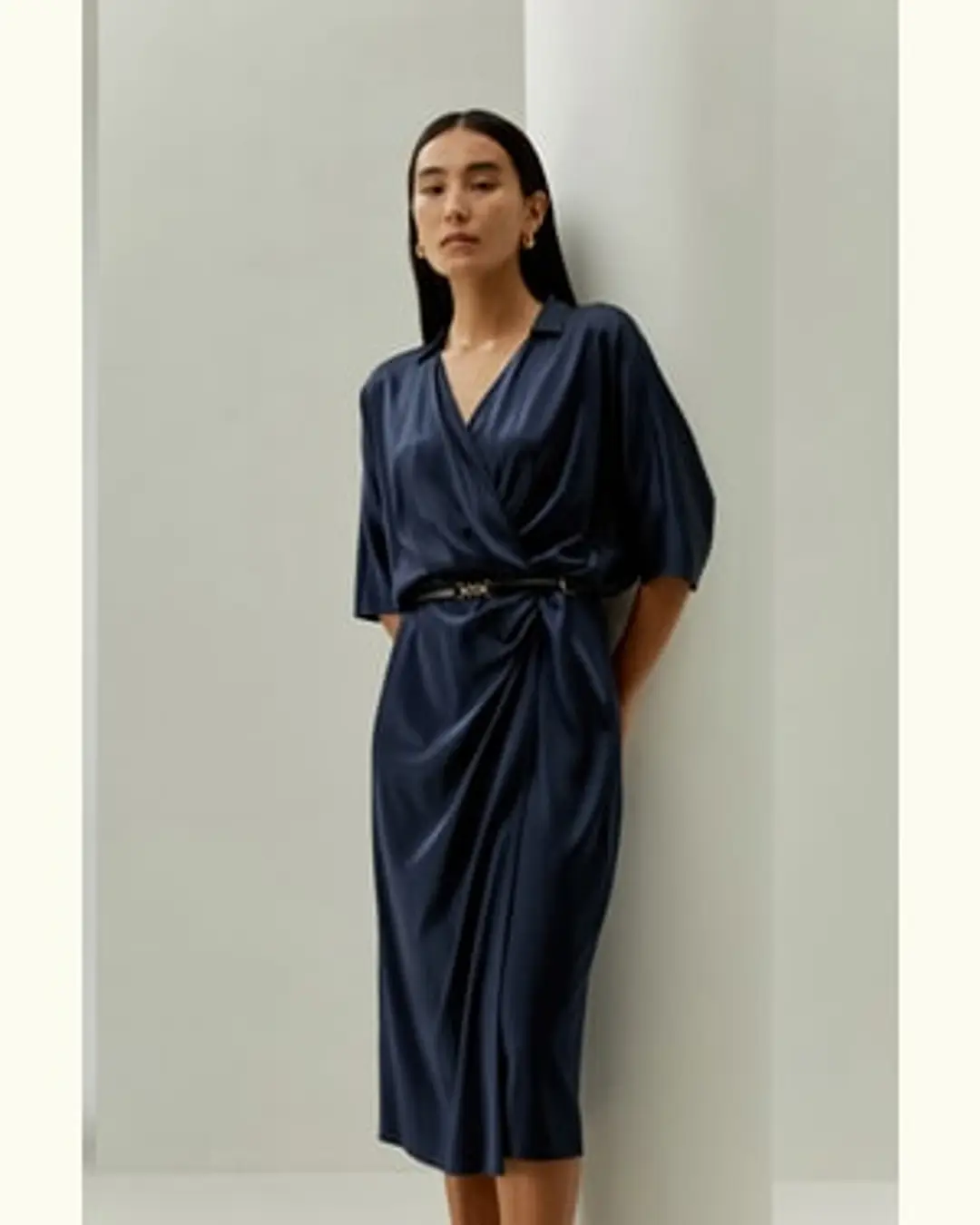 LILYSILK Robe Soie Manche Centrale Col En V Soie De Haute Qualité Mettant En Valeur La Féminité Confortable Brillant Lisse Doux Bleu Marine S