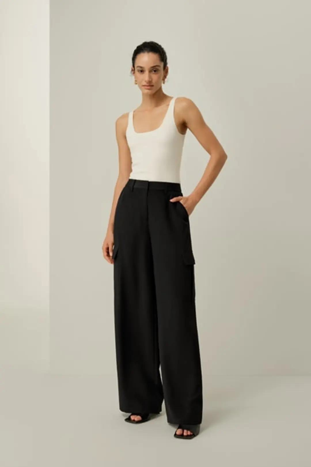 Pantalon Cargo en Crêpe de Soie Jambes Larges de Luxe pour Femmes