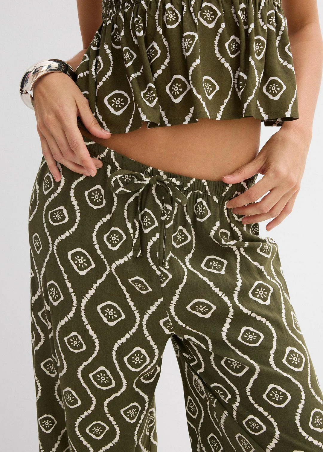 Pantalon à taille élastiquée en viscose fluide - 3