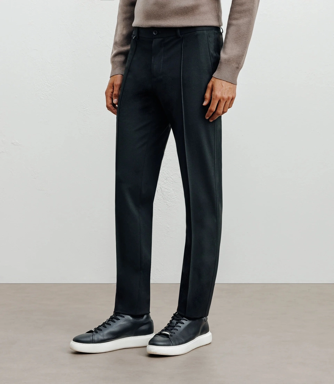 IZAC - Pantalon ville avec pli noir