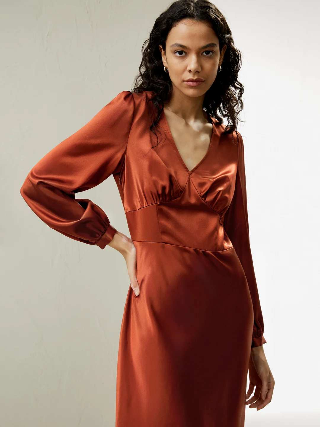 LILYSILK Robe De Soie Rouge Décolleté En V, Forme Ajustée 100% Soie Bonne Qualité Lavable En Machine 44