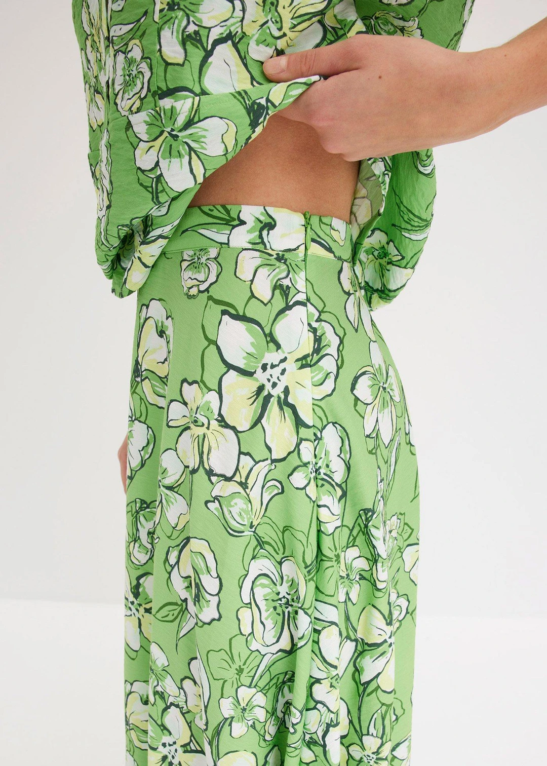 Jupe midi fluide en viscose mélangée - 3