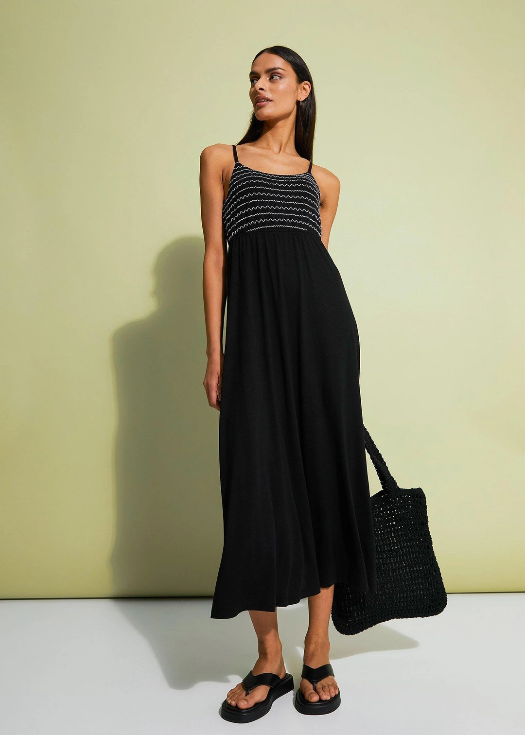 Robe midi rehaussée de broderies - 2
