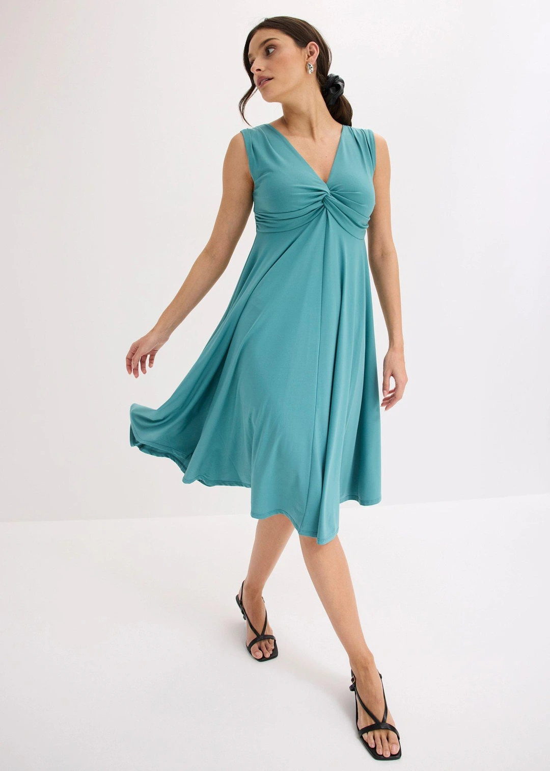 Robe en jersey avec décolleté en V - 2