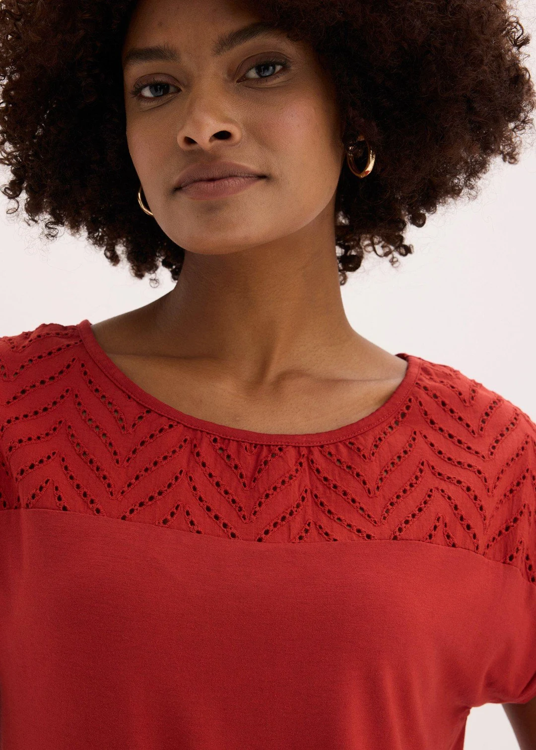 T-shirt en dentelle, en viscose douce - 3