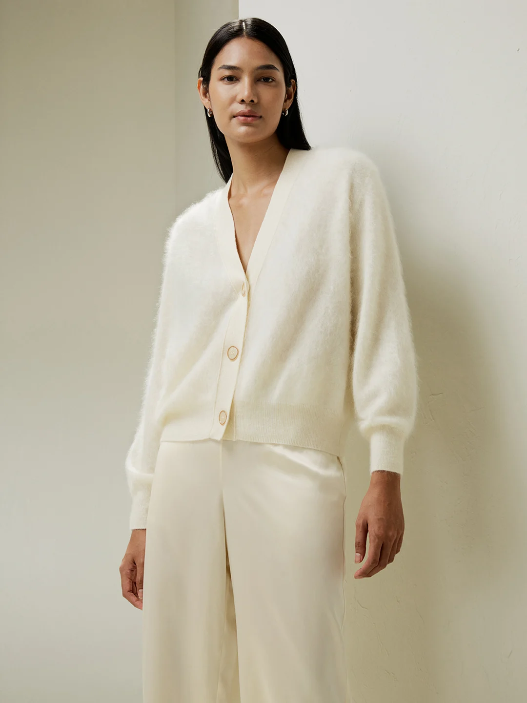 LILYSILK Cardigan En Cachemire Blanc Technique De Brossage Japonaise 100% Cachemire Brossé Élégance Intemporelle Et Style Sophistiqué S