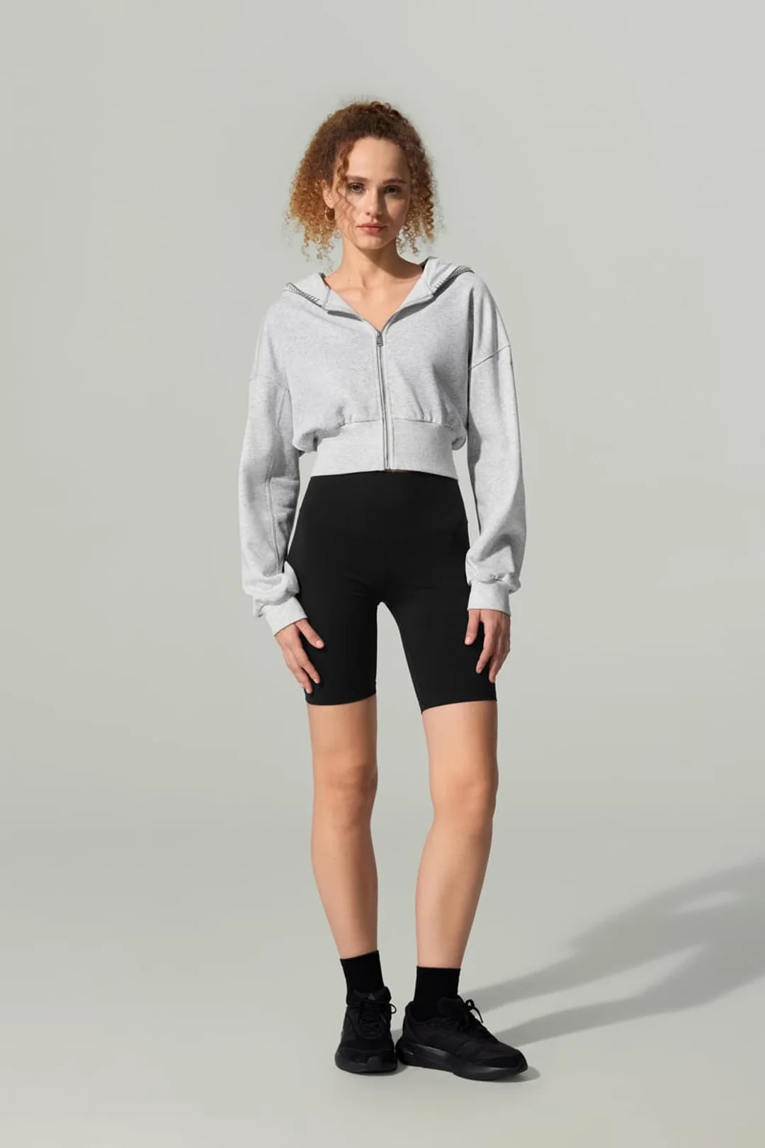LILYSILK Sweat à Capuche Seamflow Drift Gris Chiné S - Doux, Respirant et Confortable en Soie Mélangée, Coupe Courte