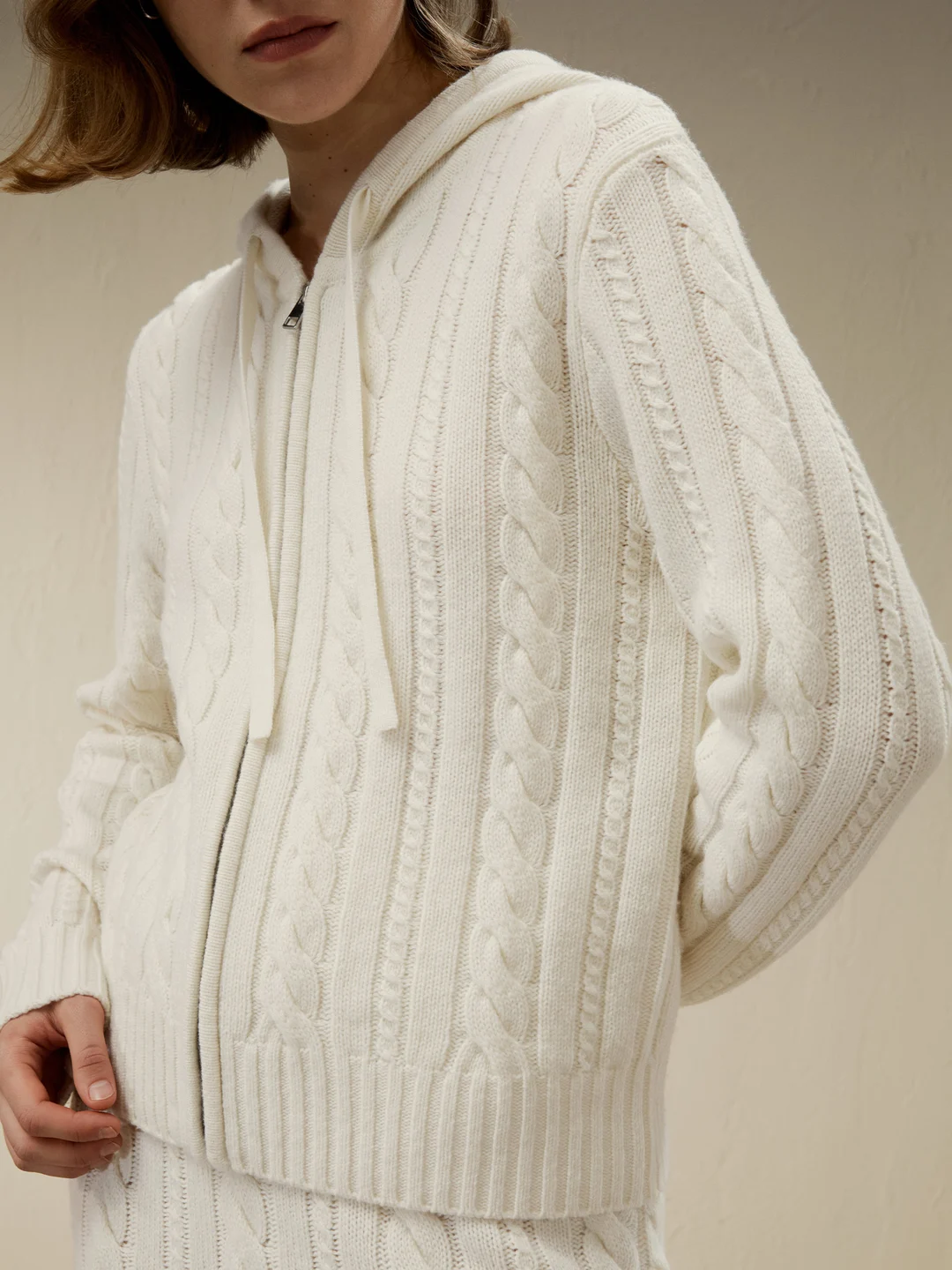 LILYSILK Pull Laine Femme Blanc Mailles Torsadées, Sweat À Capuche Zippé Laine Et Cachemire Broderie Du Logo Sur La Capuche L